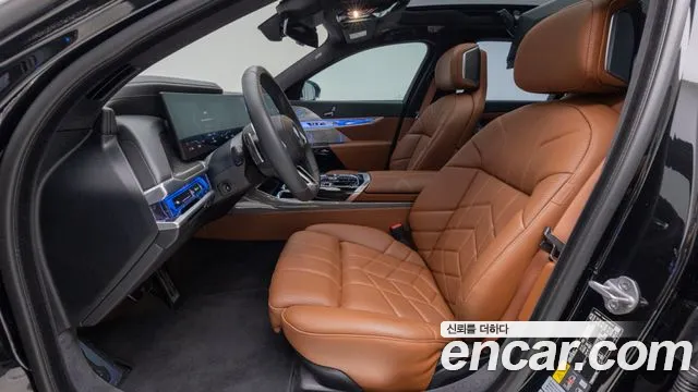 BMW i7 G70 — Фото автомобиля 10