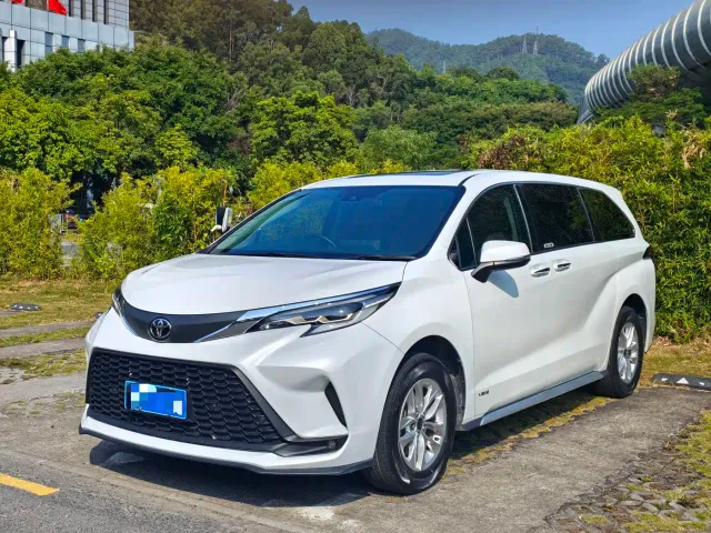 Фотография автомобиля — Toyota Granvia
