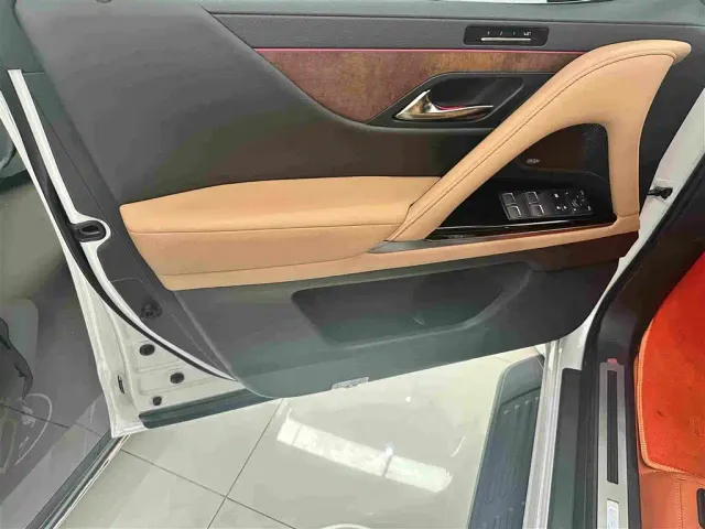 Lexus LX — Фото автомобиля 5