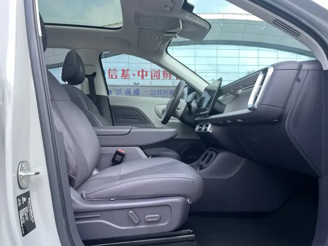 Leapmotor B10 — Фото автомобиля 13