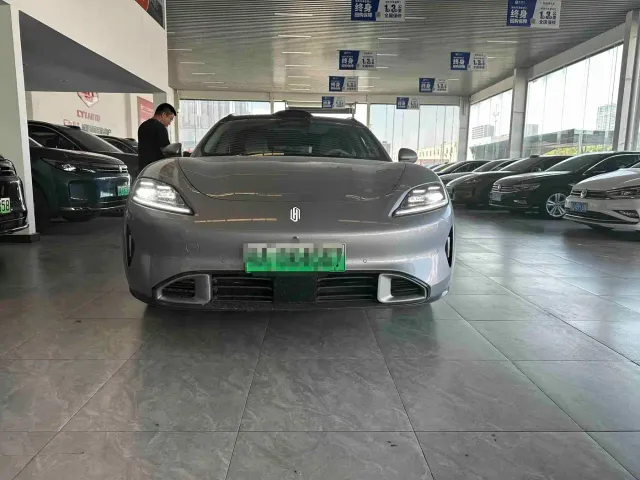 Shangjie Z7T — Фото автомобиля 2