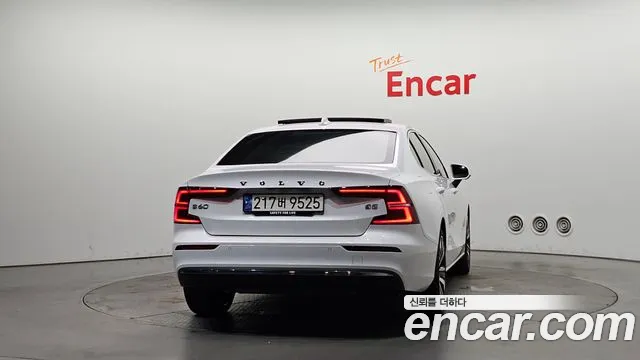 Вольво S60 S60 третьего поколения B5 Ultimate Bright — Фото автомобиля 4