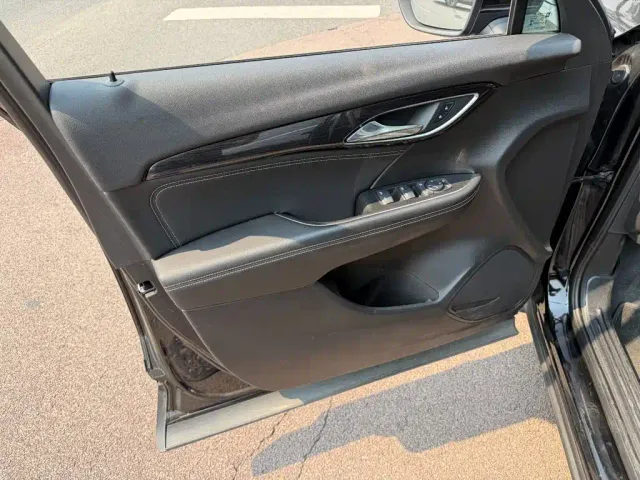 Buick Envision Plus — Фото автомобиля 6