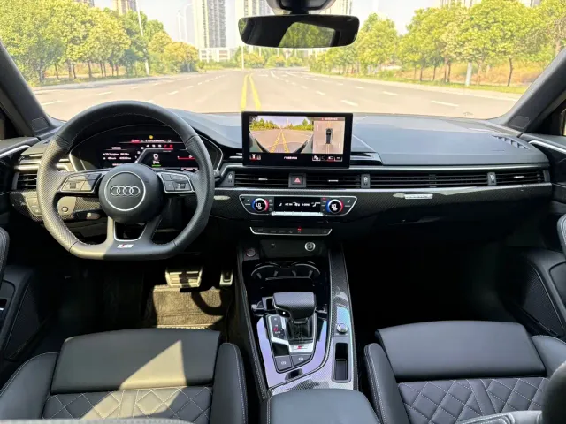 Audi S4 — Фото автомобиля 10