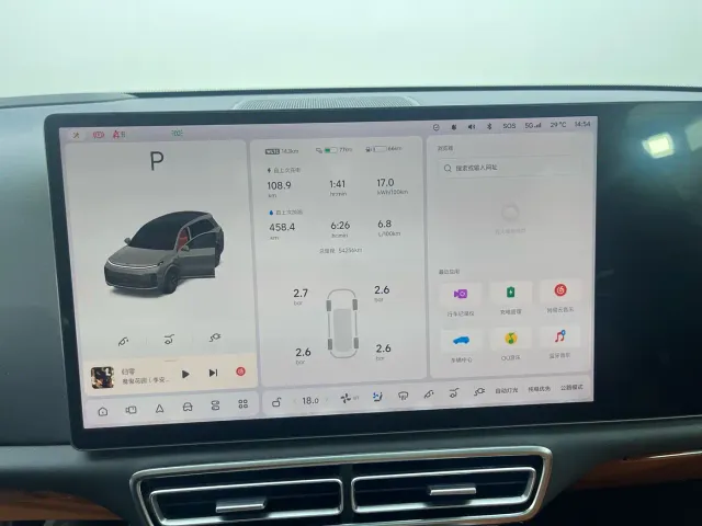 Li Auto L8 — Фото автомобиля 9