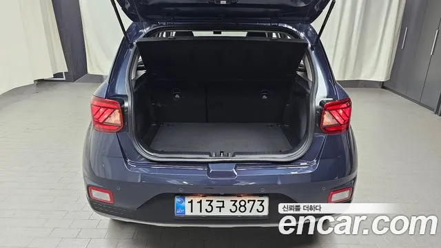 Hyundai Venue — Фото автомобиля 24