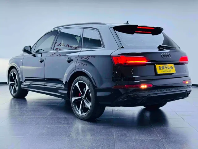 Audi Q7 — Фото автомобиля 6