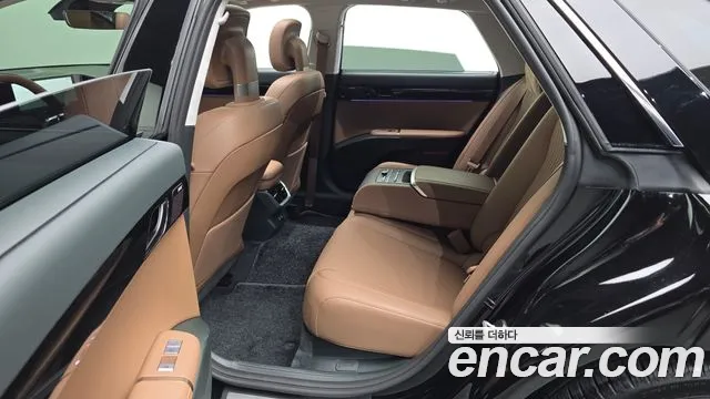 Hyundai Grandeur Grandeur (GN7) 3.5 Бензин 4WD — Фото автомобиля 11