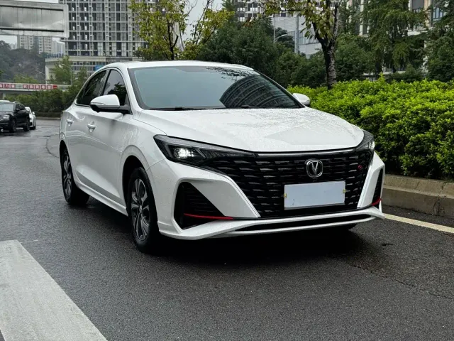 Changan Eado — Фото автомобиля 3