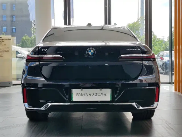 BMW i7 — Фото автомобиля 6