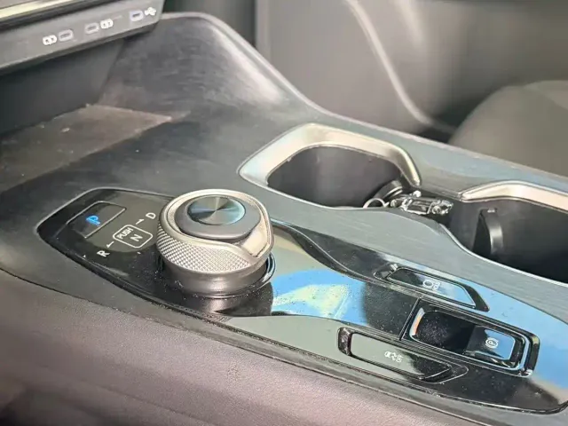Lexus RZ — Фото автомобиля 10