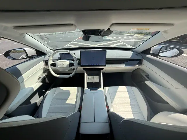 Dongfeng eπ 007 — Фото автомобиля 10