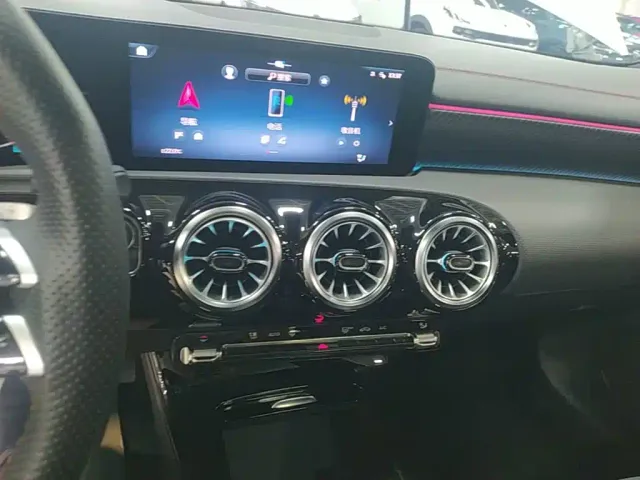 Mercedes-Benz A-Class — Фото автомобиля 12