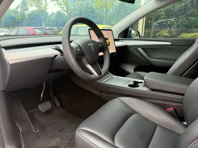 Tesla Model Y 2023 Rear-Wheel Drive Edition — Фото автомобиля 6