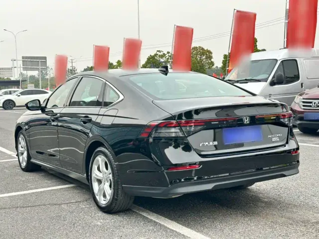 Honda Accord — Фото автомобиля 5