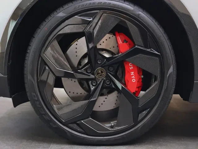Lotus Eletre — Фото автомобиля 25