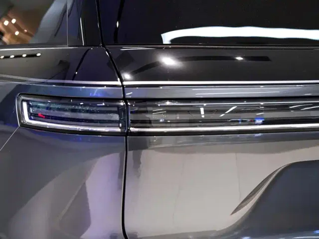 Nio ES8 — Фото автомобиля 11