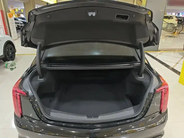 Cadillac CT5 — Фото автомобиля 14