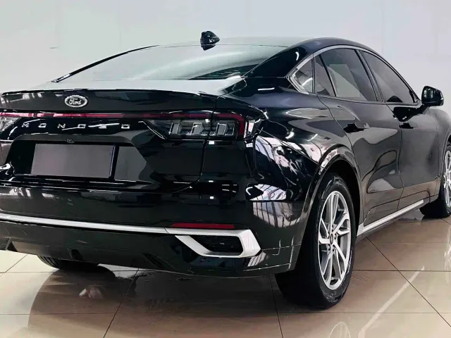 Ford Mondeo — Фото автомобиля 6
