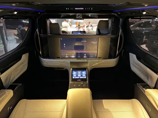 Lexus LM — Фото автомобиля 6