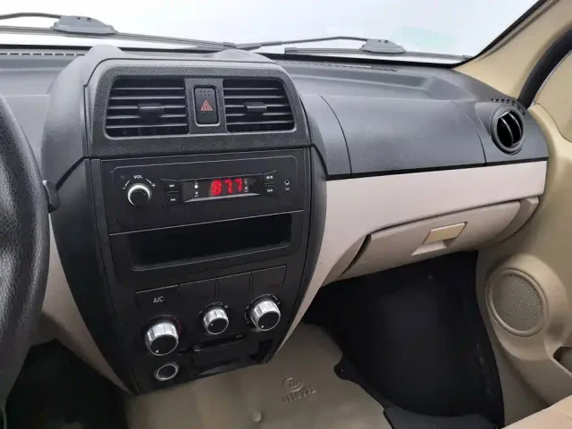 Dongfeng Xiaokang C36 — Фото автомобиля 12