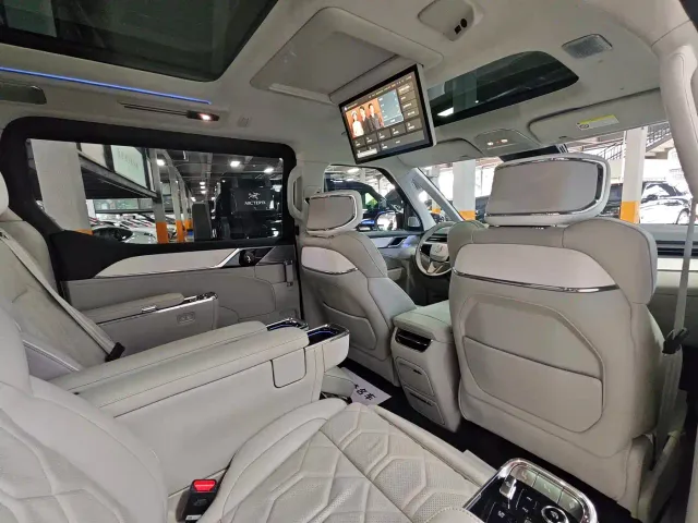 Volvo EM90 — Фото автомобиля 9