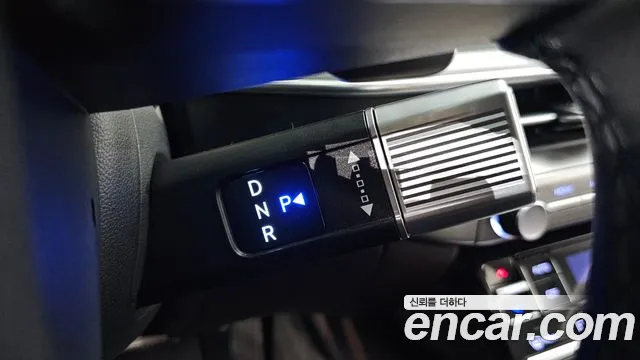 Hyundai Grandeur Grandeur (GN7) 2.5 Бензин 2WD — Фото автомобиля 9