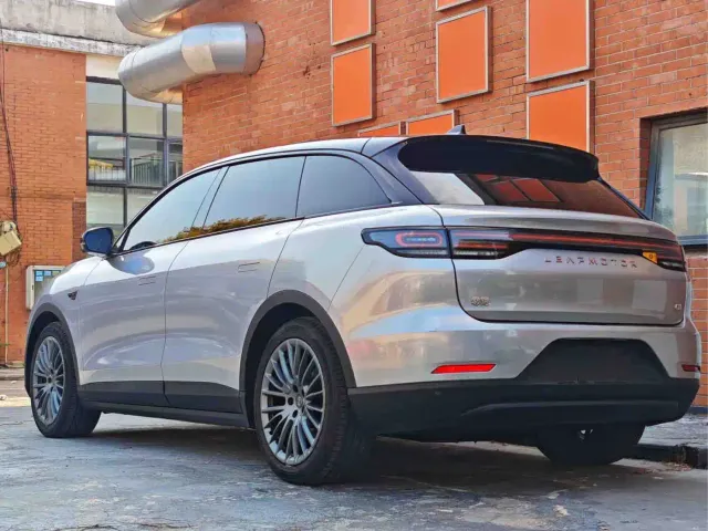 Leapmotor C11 — Фото автомобиля 11