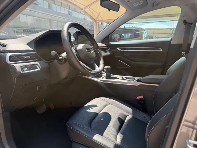 Geely Emgrand — Фото автомобиля 9