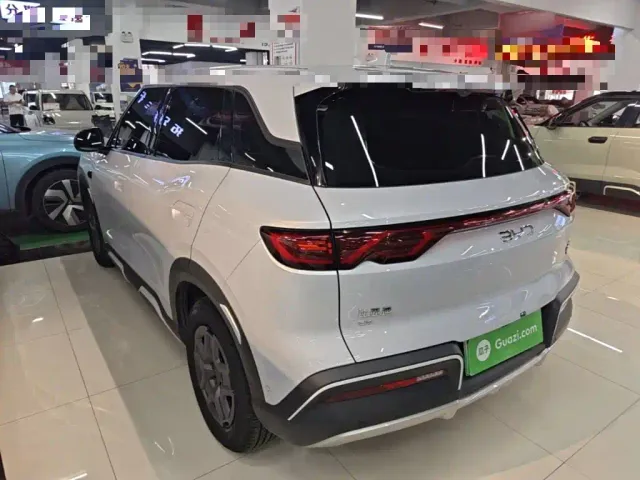 BYD Yuan UP — Фото автомобиля 4