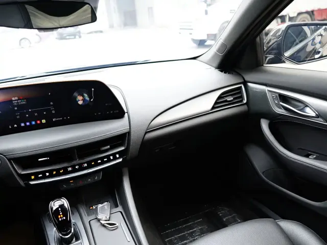 Cadillac CT5 — Фото автомобиля 16