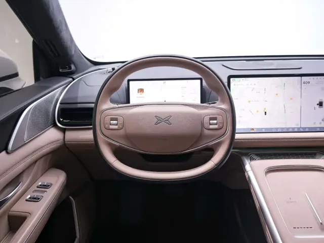 Xpeng G9 — Фото автомобиля 11