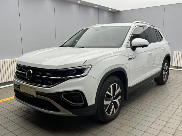 Фотография автомобиля — Volkswagen Tayron