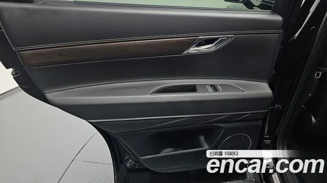 Genesis GV80 — Фото автомобиля 14