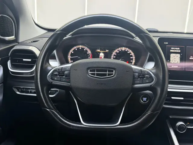 Geely Binyue — Фото автомобиля 9