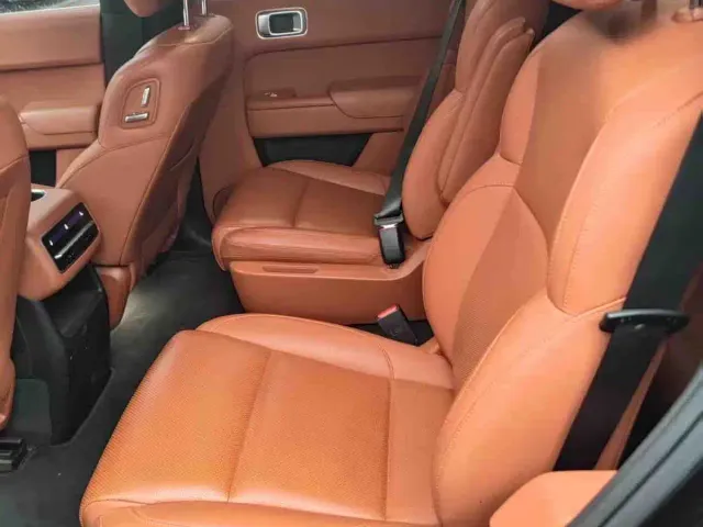 Li Auto L8 — Фото автомобиля 6