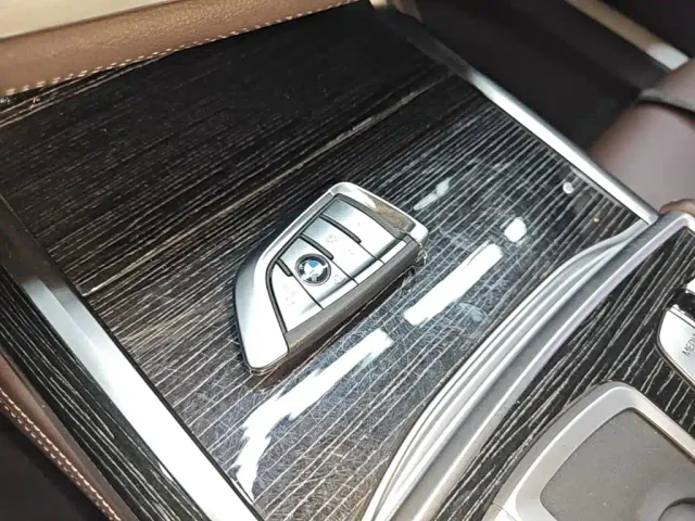 BMW 7 Series — Фото автомобиля 8