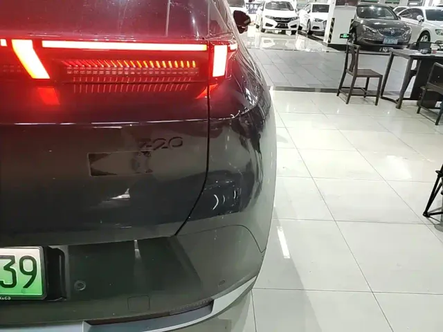 Lynk & Co Z20 — Фото автомобиля 7