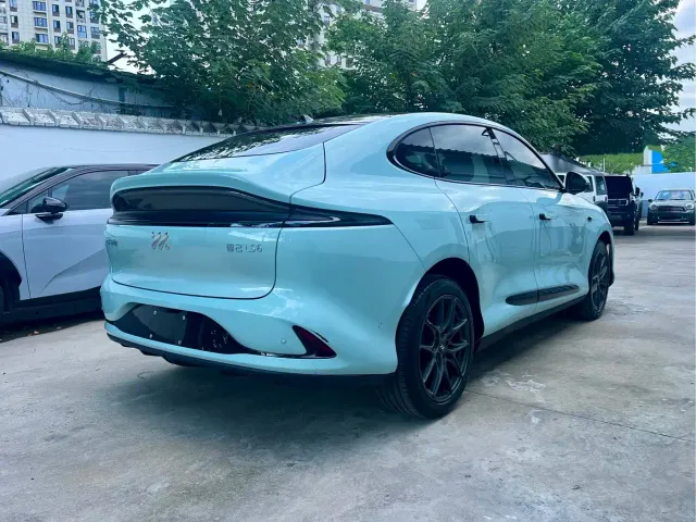 IM Motors LS6 — Фото автомобиля 4