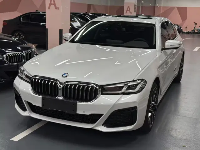 Фотография автомобиля — BMW 5 Series