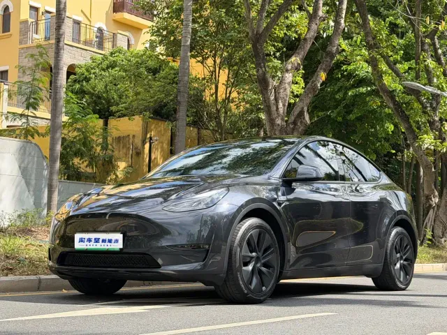 Фотография автомобиля — Tesla Model Y