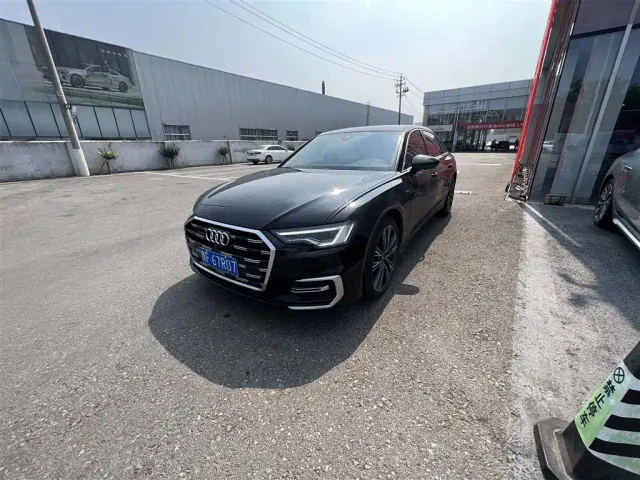 Фотография автомобиля — Audi A6L
