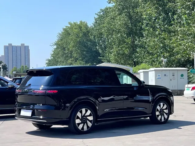 Voyah Auto VOYAH Taishan 8 — Фото автомобиля 4