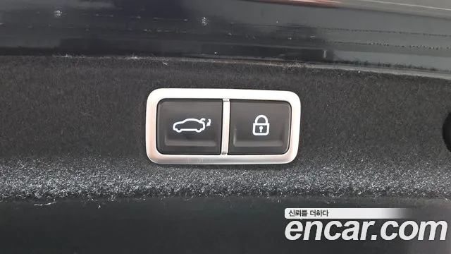 Hyundai Grandeur Grandeur (GN7) 2.5 Бензин 2WD — Фото автомобиля 18