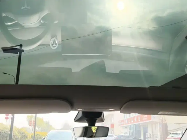 Tesla Model Y — Фото автомобиля 17