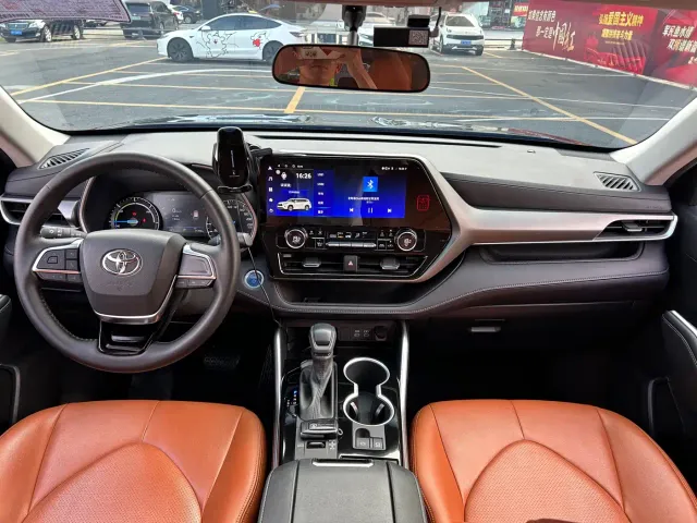 Toyota Highlander — Фото автомобиля 5