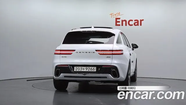 Genesis GV70 — Фото автомобиля 4