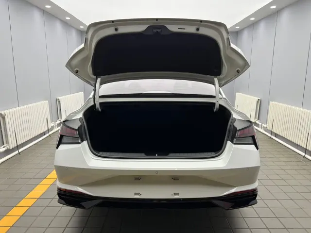 Hyundai Elantra — Фото автомобиля 19