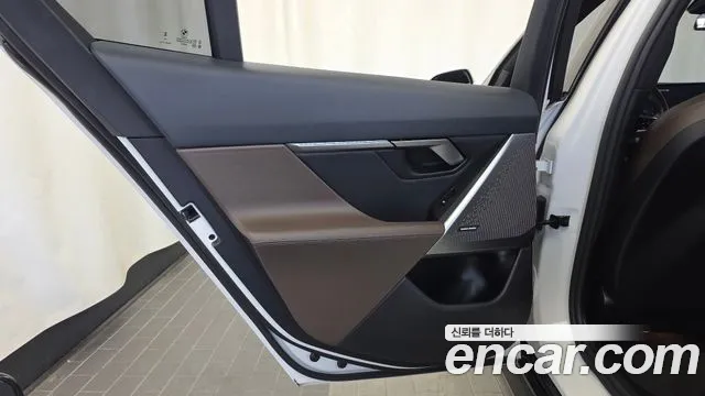 BMW 5 Series G60 — Фото автомобиля 14