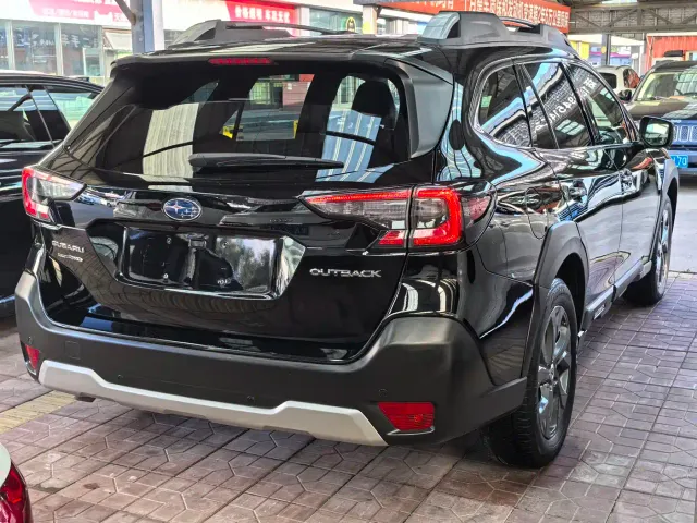 Subaru Outback — Фото автомобиля 3